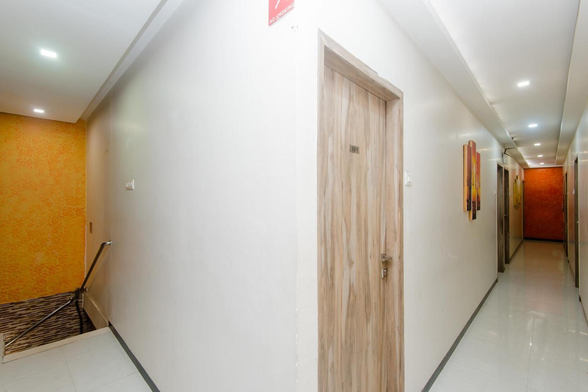 Hotel O Blue Pearl Residency Near Chhatrapati Shivaji International Airport Bombay Esterno foto